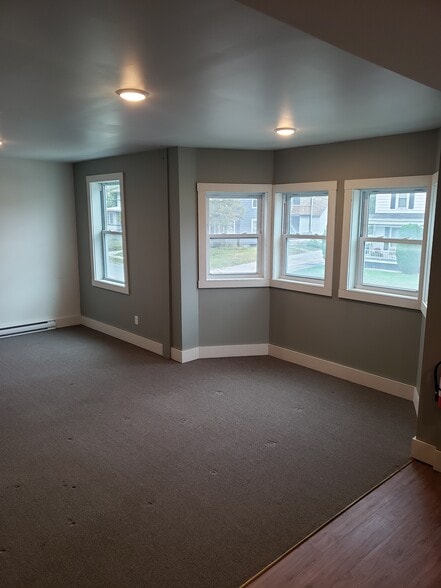 Living room - 66 Maple Ave