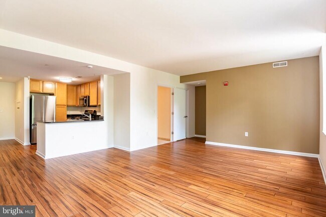 Building Photo - 355 I St SW