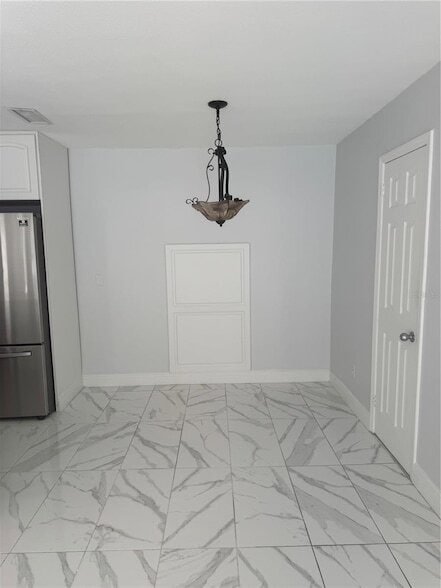 Building Photo - 5617 Gateway Dr