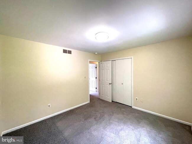 Building Photo - 40865 Spring House Ln