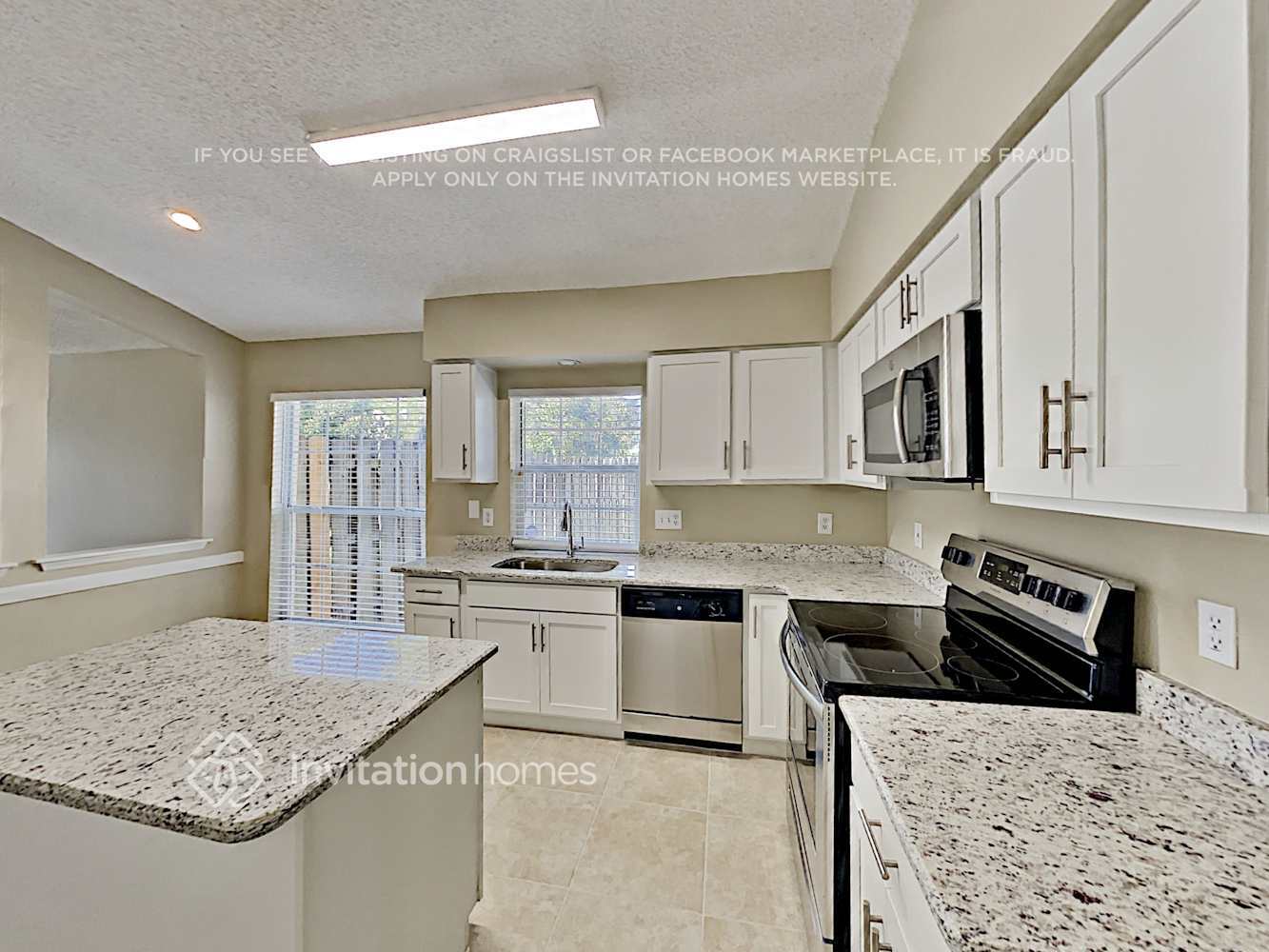 Building Photo - 896 Garden Glen Loop