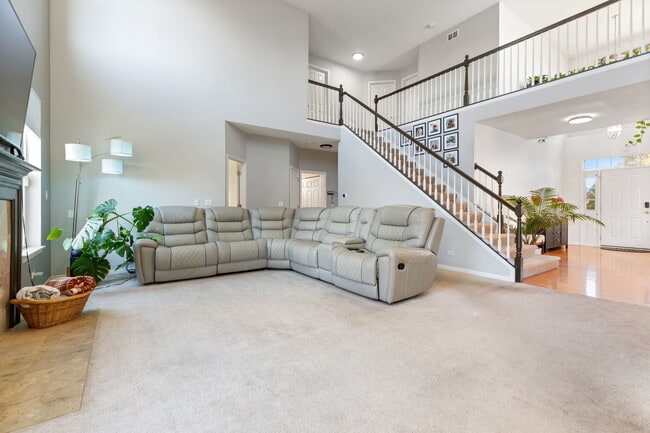 Building Photo - 9 Lake Plumleigh Ct