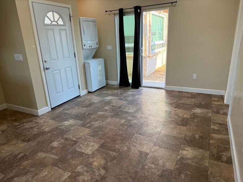 Building Photo - 5448 Mary Lane Dr