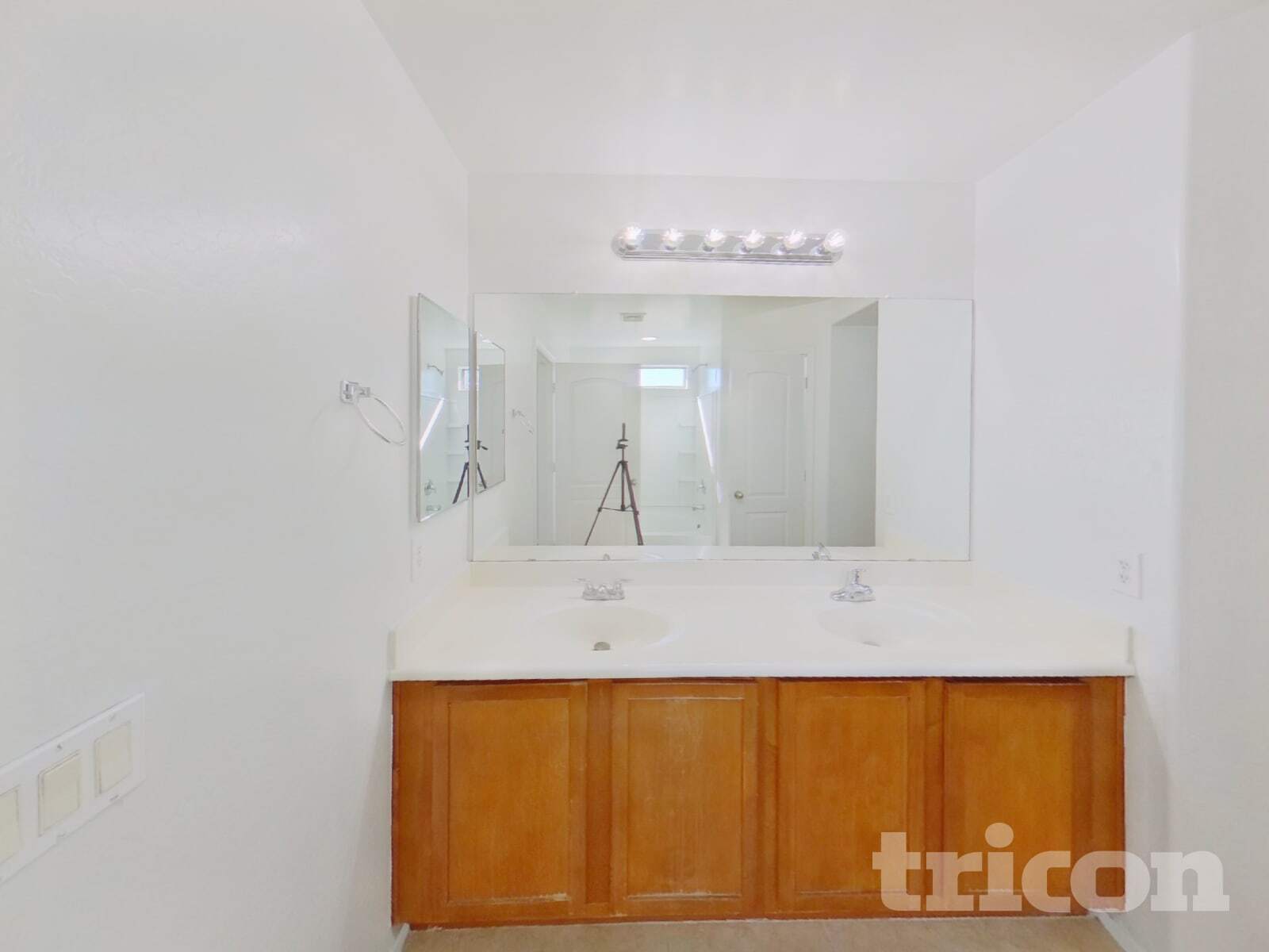 Building Photo - 19101 N Meghan Dr