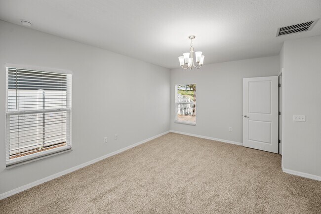 Building Photo - 1621 Town Park Ct