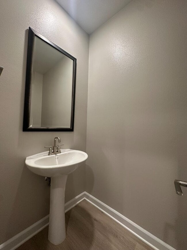 Building Photo - 2055 Woolem Pl