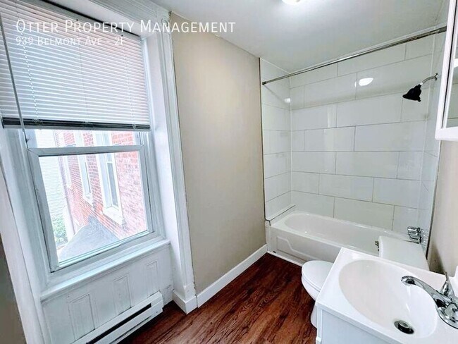 Building Photo - 939 Belmont Ave