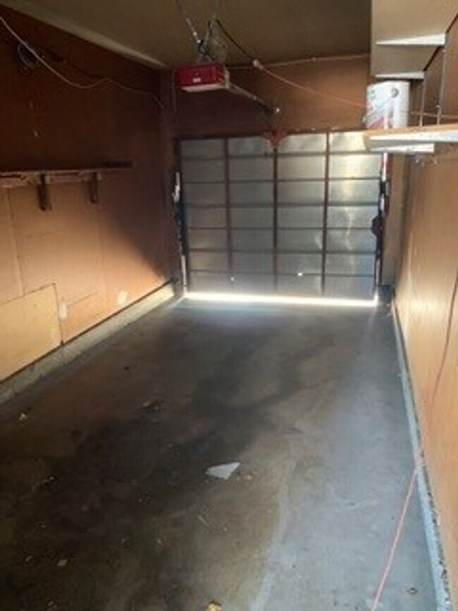 Building Photo - 18th Street