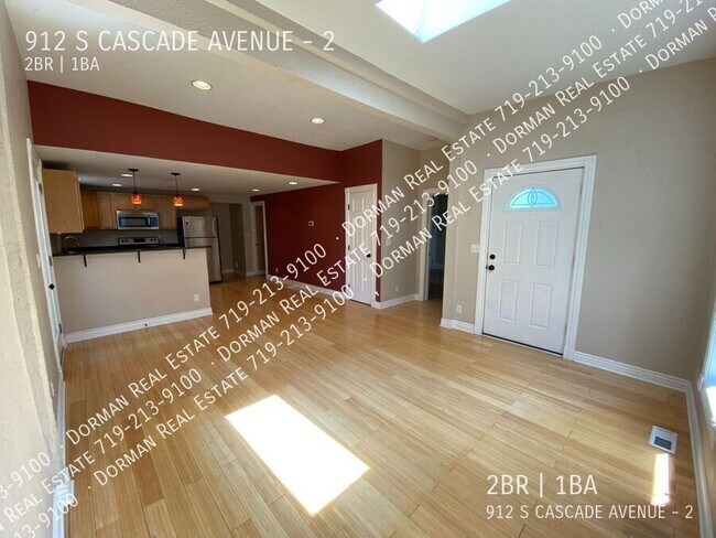 Building Photo - 912 S Cascade Ave