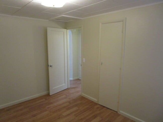 Building Photo - *APPLICATIONS PENDING* 3 Bedroom Home on 3/4 Acre - Available Soon!