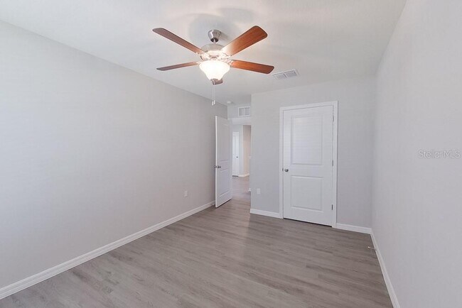 Building Photo - 8642 SW 43rd Ter
