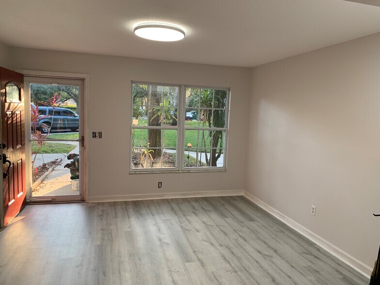 Entrance and Living Area - 2171 Fox Chase Blvd