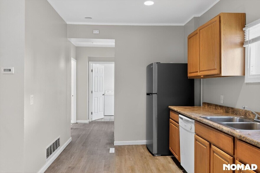 Building Photo - 54 Dawson Ave