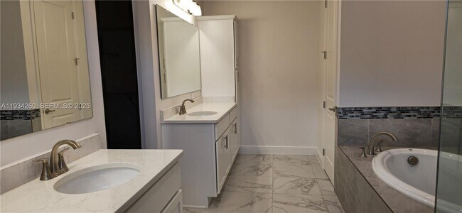 Building Photo - 4650 SW Quezon St