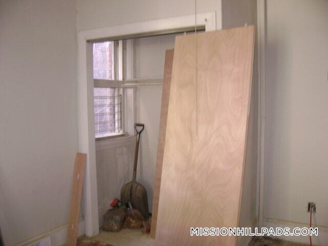 Building Photo - 887 Huntington Ave