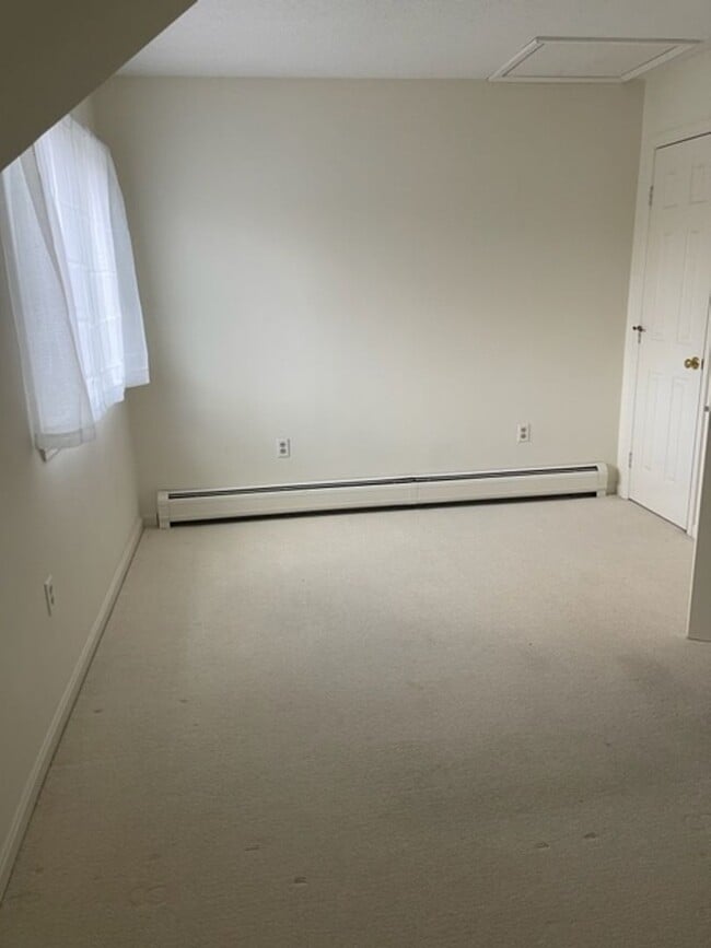 Building Photo - Beautiful Two Bedroom Condo