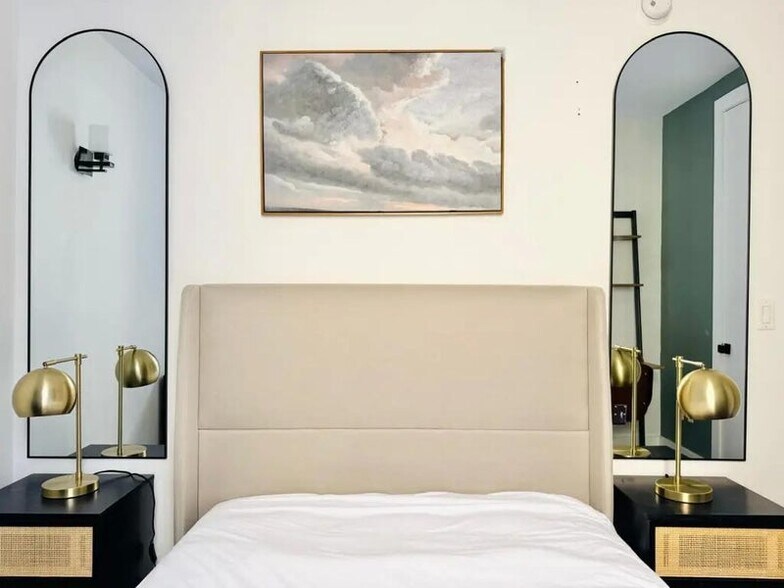 Building Photo - Nice room in a good neighborhood