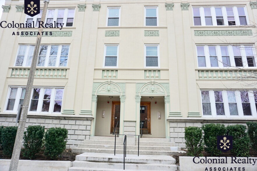 Building Photo - 68 Egmont St