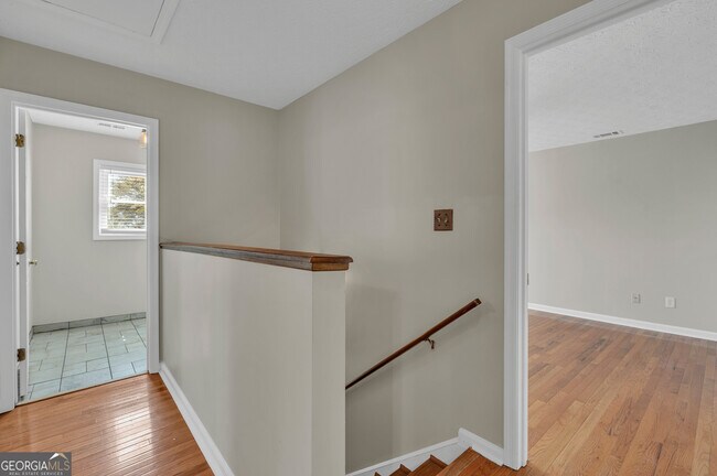 Building Photo - 1555 Hardin Ave