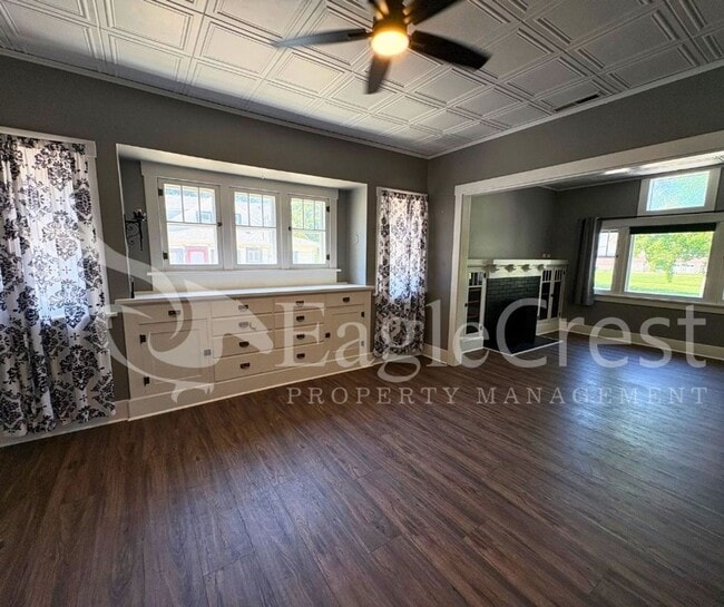 Building Photo - Beautifully Renovated Historic 3 Bedroom Home