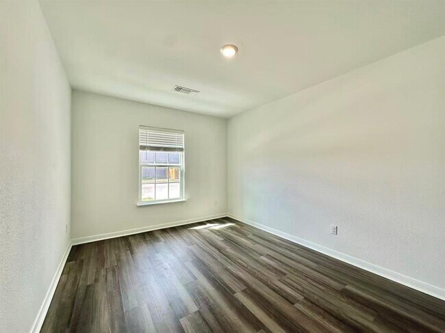 Building Photo - 17916 Speculator Ln
