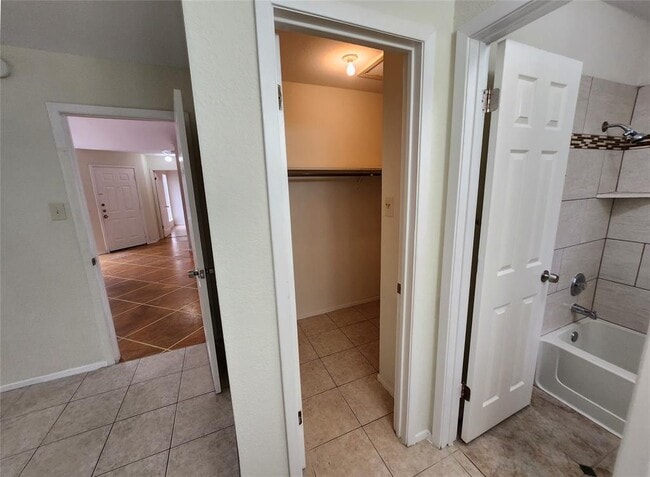 Building Photo - 9712 Eastwend Dr