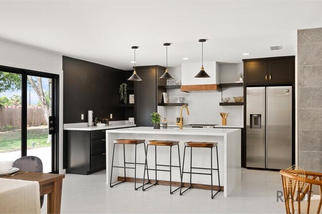Building Photo - SPACIOUS 4 BED 3 BATH HOME FOR RENT!!!