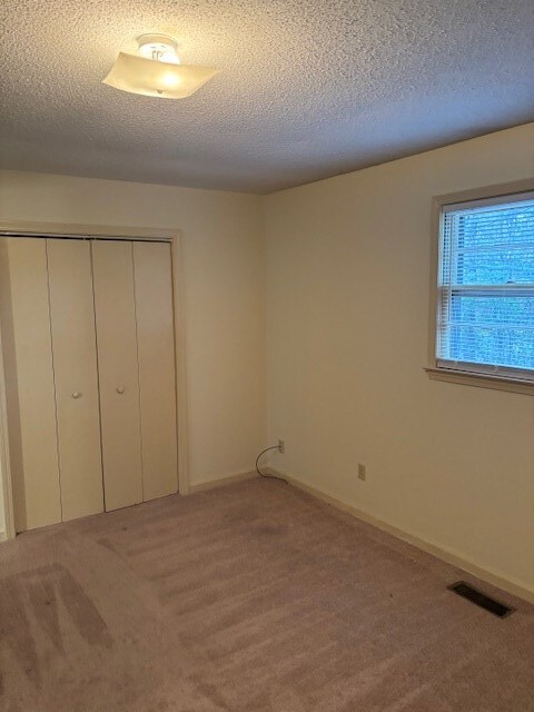Building Photo - 1090 N Guignard Dr