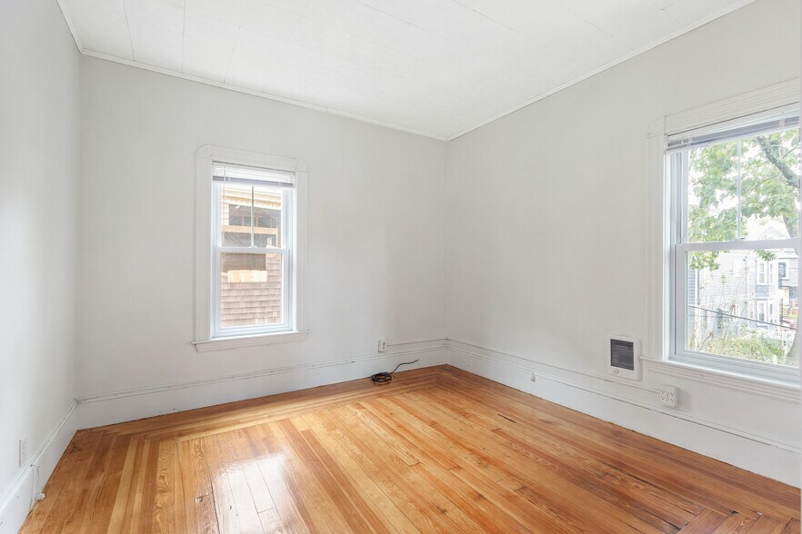 Building Photo - 268 Willow Ave