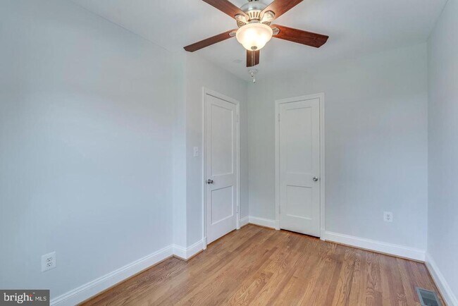 Building Photo - 436 20th St NE