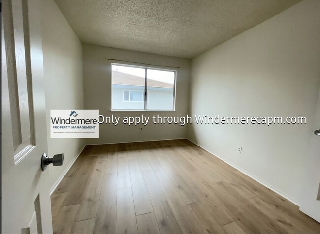 Building Photo - Delightful 2 Bedroom Condo- Available Now!
