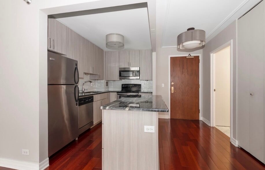 Building Photo - 401 E Ontario St