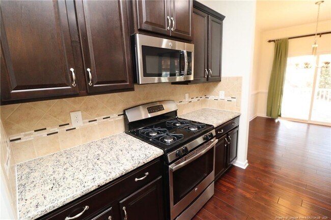 Building Photo - 208 Kylemore Cir