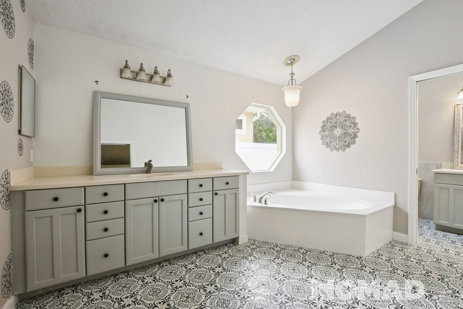 Building Photo - 8014 Winpine Ct