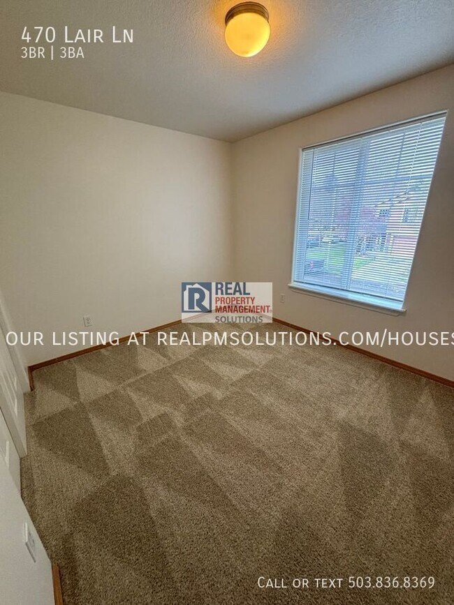 Building Photo - 470 Lair Ln