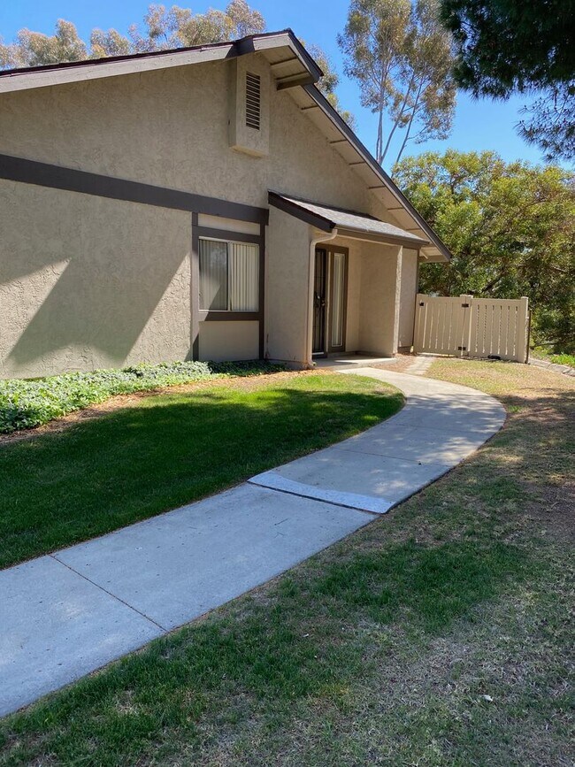 Primary Photo - Poway Townhome @ Pomerado Pines!