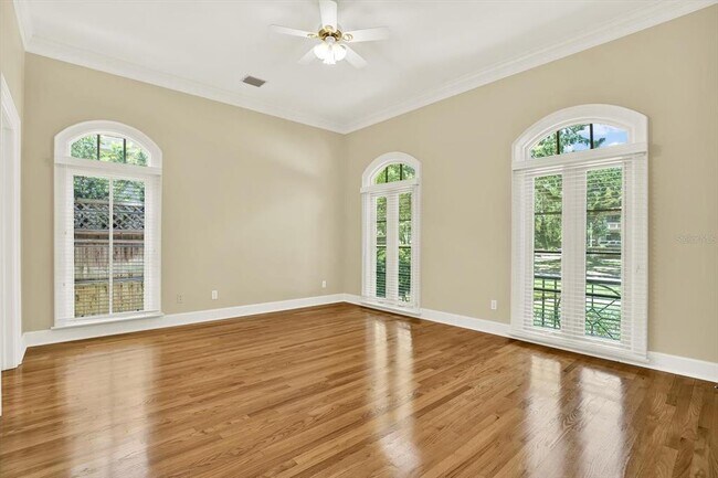 Building Photo - 4518 W Woodmere Rd