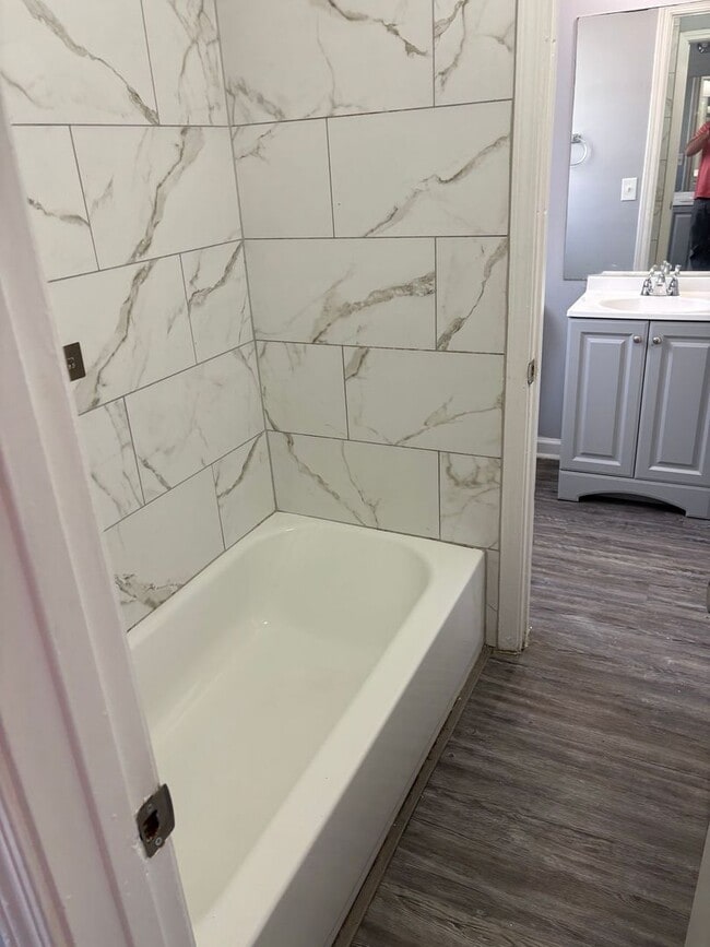 Building Photo - Very Nice Home in Frayser