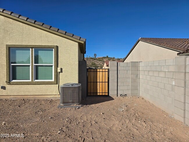 Building Photo - 729 Dylan Ct