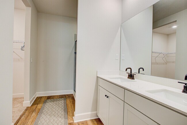 Building Photo - 20 Falcon Ridge Rd