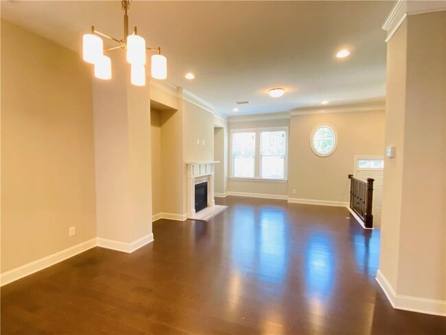 Building Photo - 1815 Hislop Ln