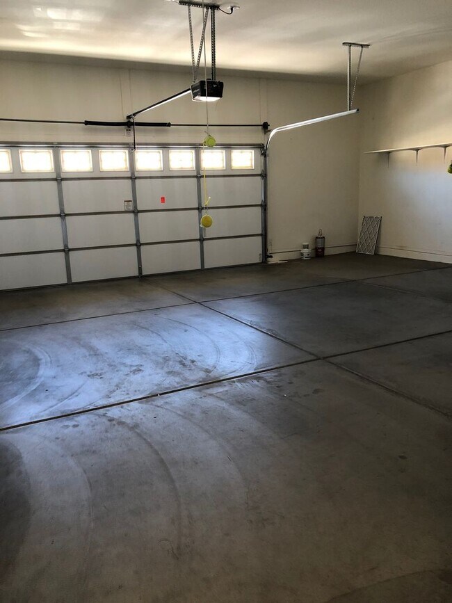 Building Photo - Corner Lot Charmer- Granville Amenities Included!