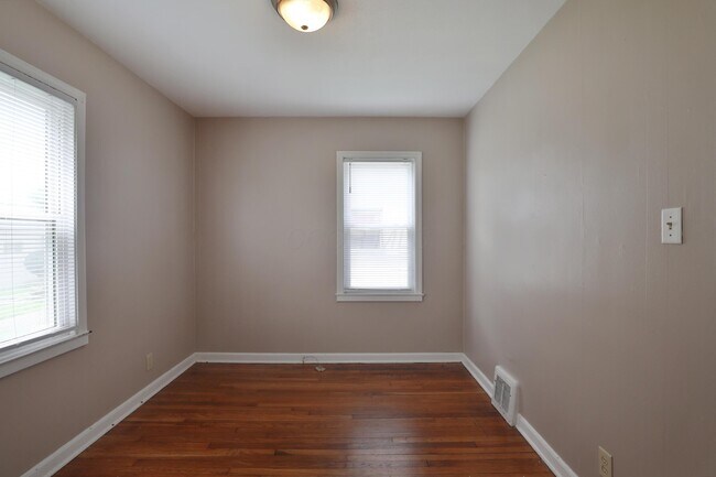 Building Photo - 2725 Allegheny Ave