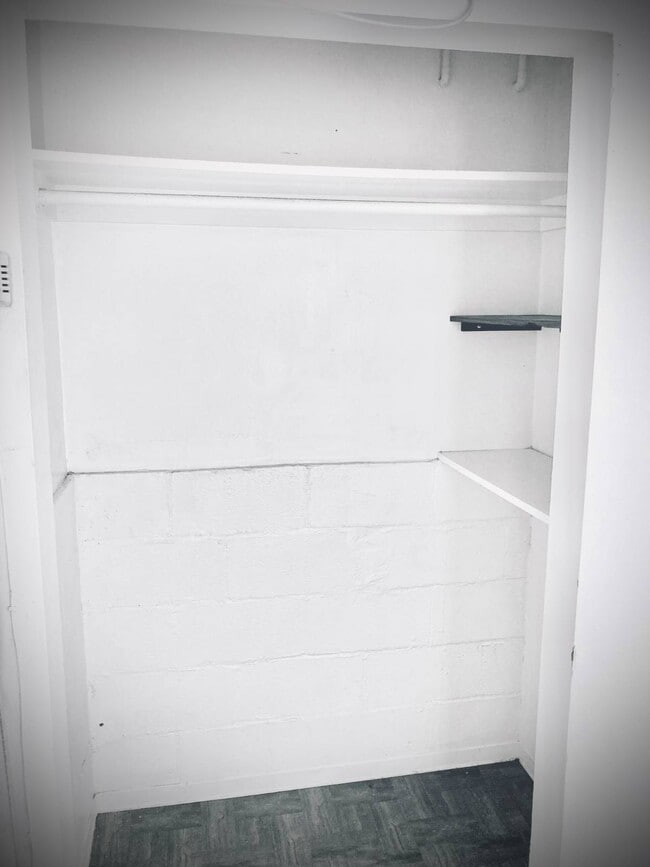 Building Photo - 13801 S Vermont Ave