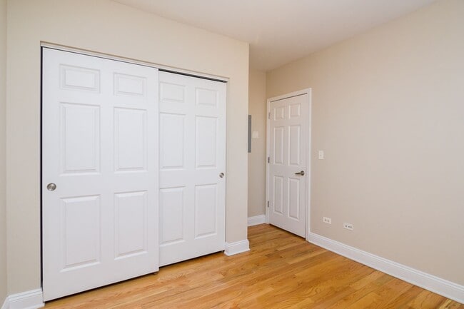 Building Photo - 6501 N Claremont Ave