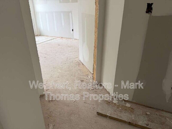 Building Photo - 1203 Fern St