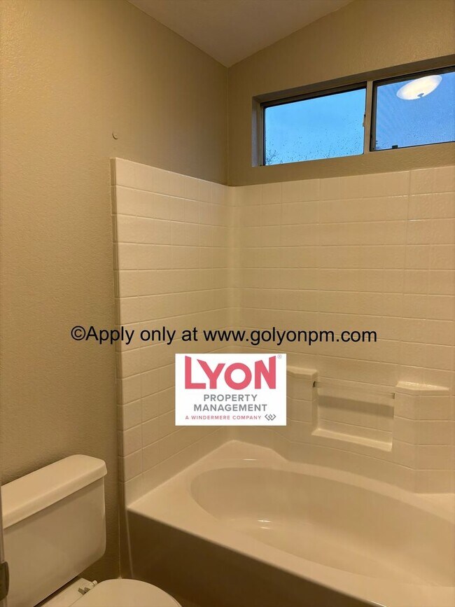 Building Photo - Stunning Home in convenient Elk Grove loca...