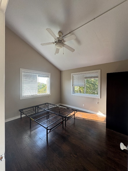 Building Photo - 1342 La Colina Dr