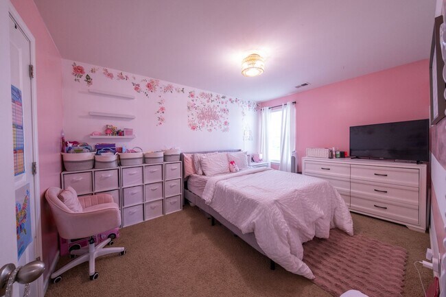 Building Photo - 4 Bedrooms | 2.5 Bathrooms | 2,032 Sq. Ft