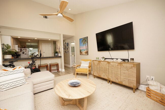 Building Photo - 1503 Green Acres Blvd